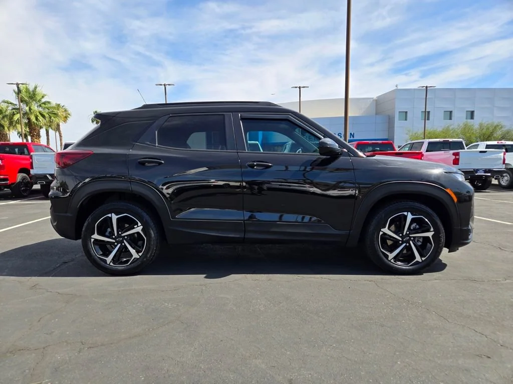 Used 2023 Mosaic Black Metallic Chevrolet RS image 7