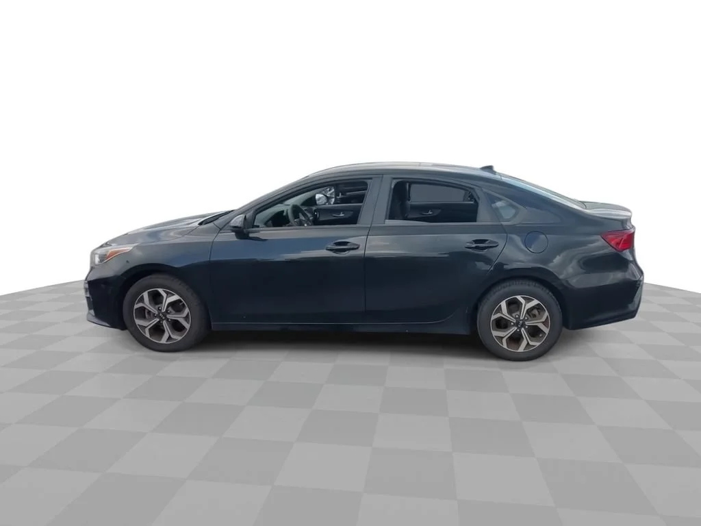 Used 2019 Black Kia LXS image 5