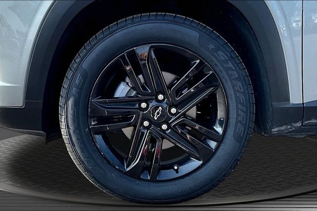 Used 2025 Gray Chevrolet ACTIV image 33