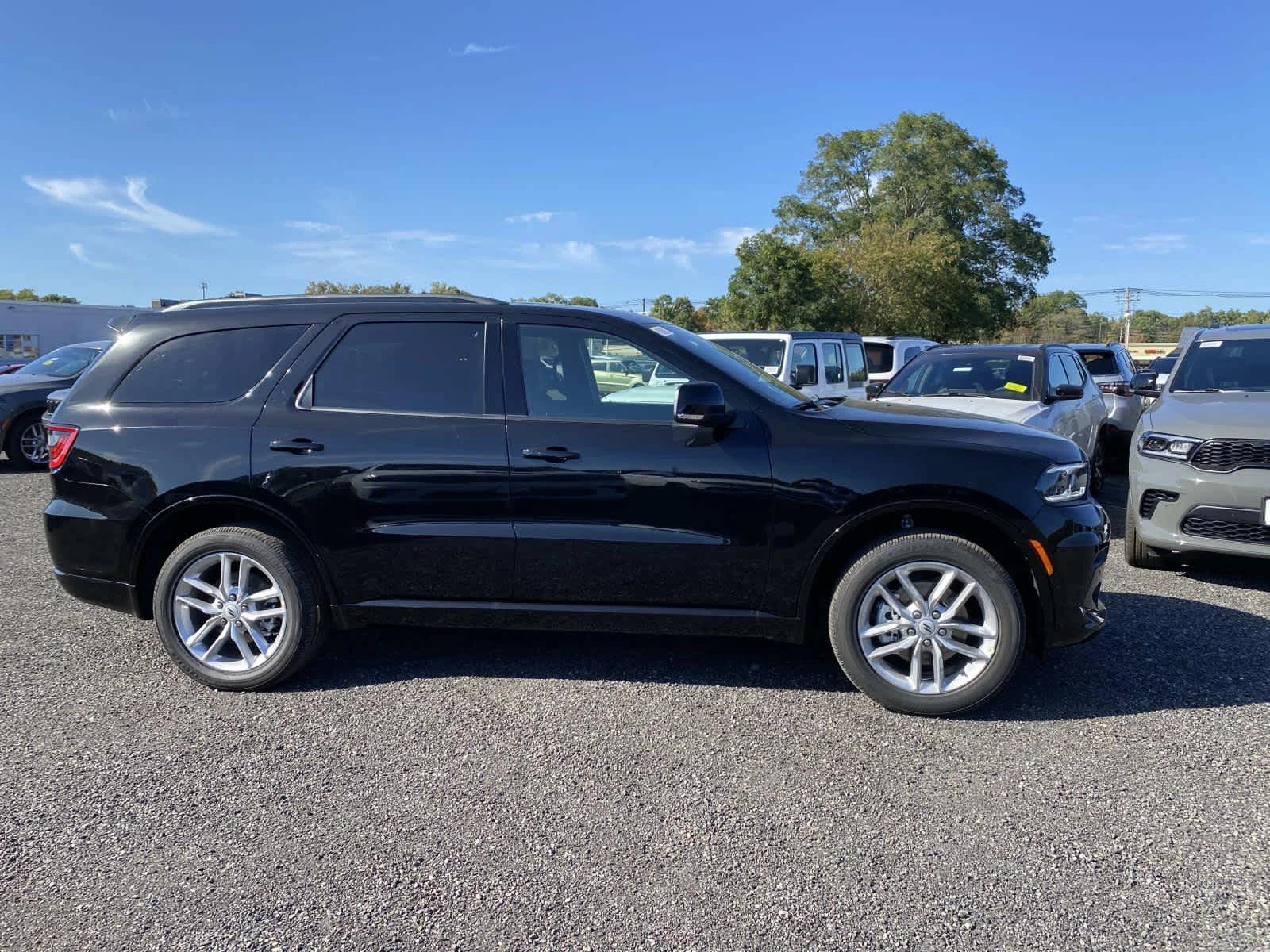 New 2026 Diamond Black Clear-Coat Exterior Paint Dodge GT Plus image 2
