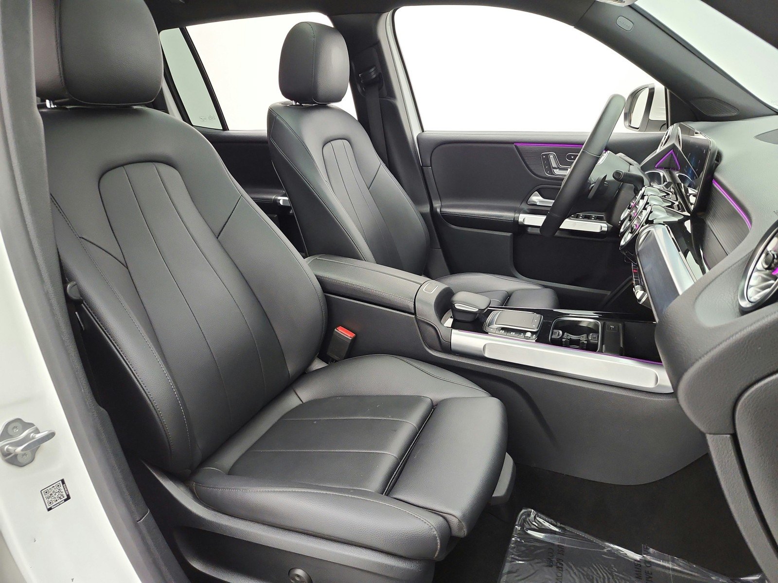 Used 2023 Polar White Mercedes-Benz GLB 250 4MATIC® SUV image 19
