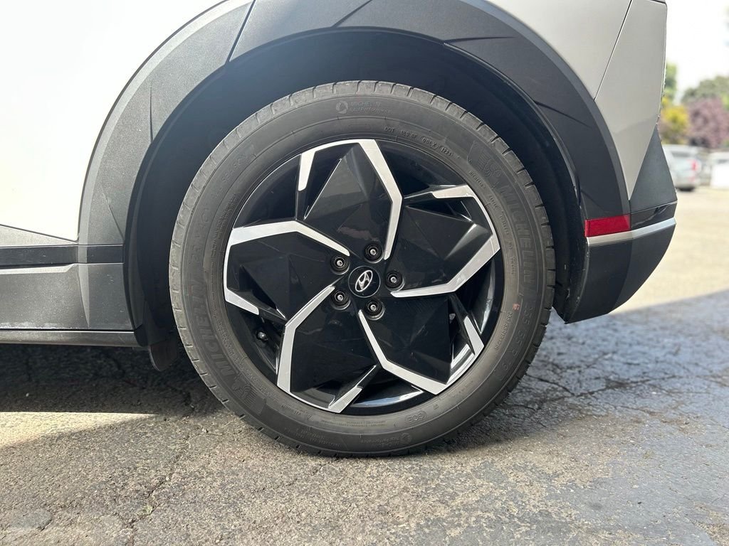 Used 2023 Gray Hyundai SEL image 8
