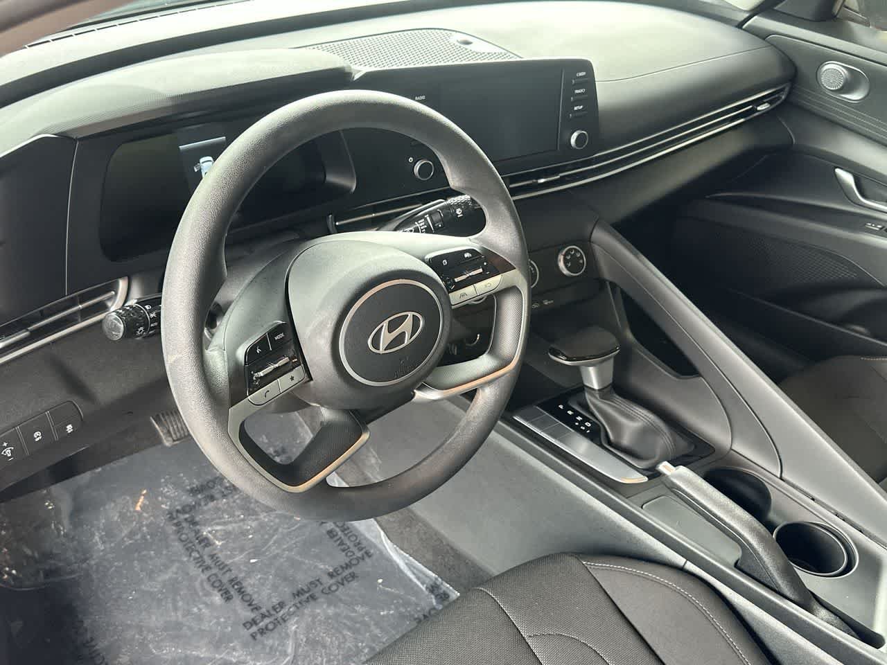2026 Hyundai Elantra SE - Photo 13