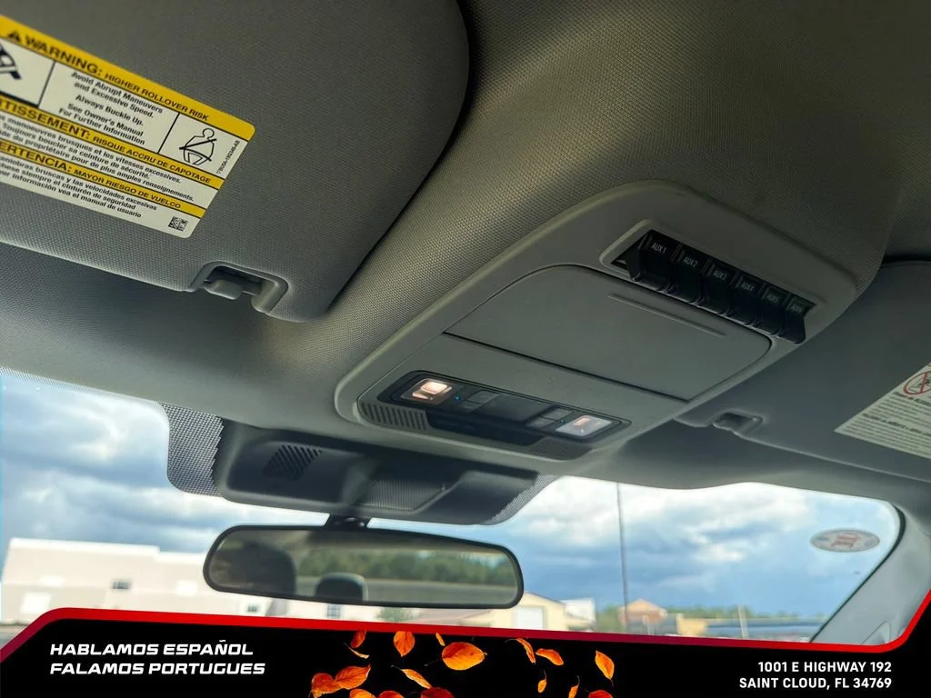 Used 2023 White Ford XL image 21
