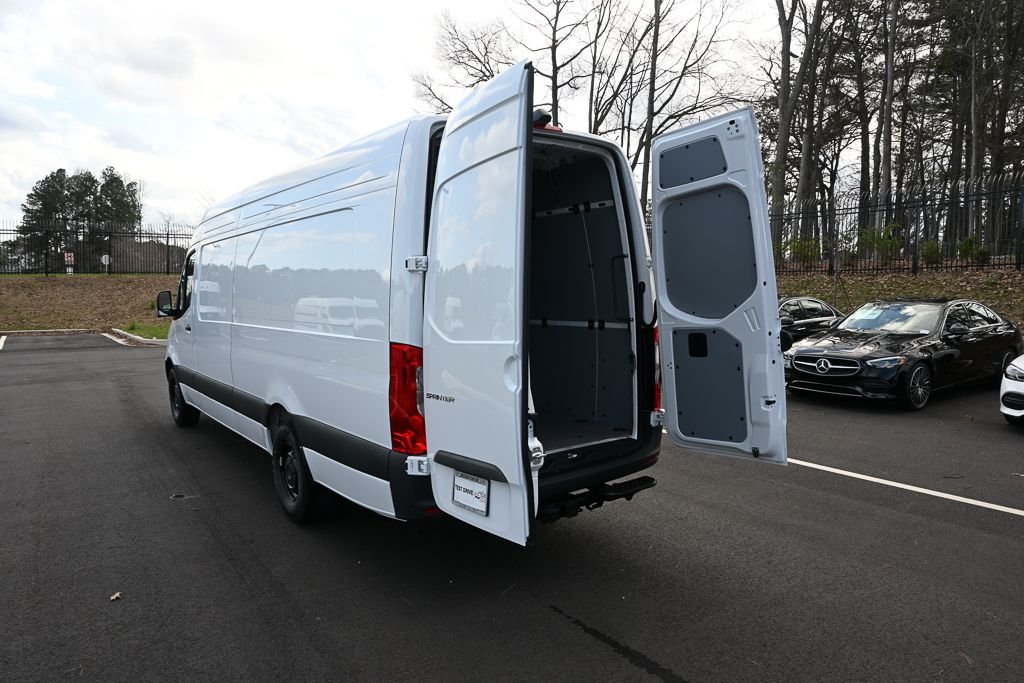 New 2026 Arctic White Mercedes-Benz Cargo 170 WB image 30