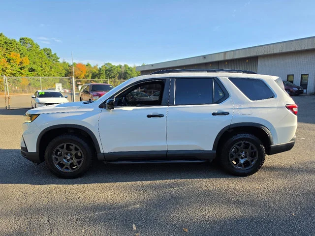 Certified Used 2024 Platinum White Pearl Honda TrailSport image 3