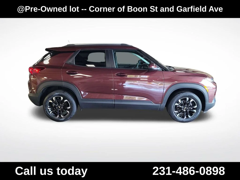 Used 2022 Red Chevrolet LT image 6