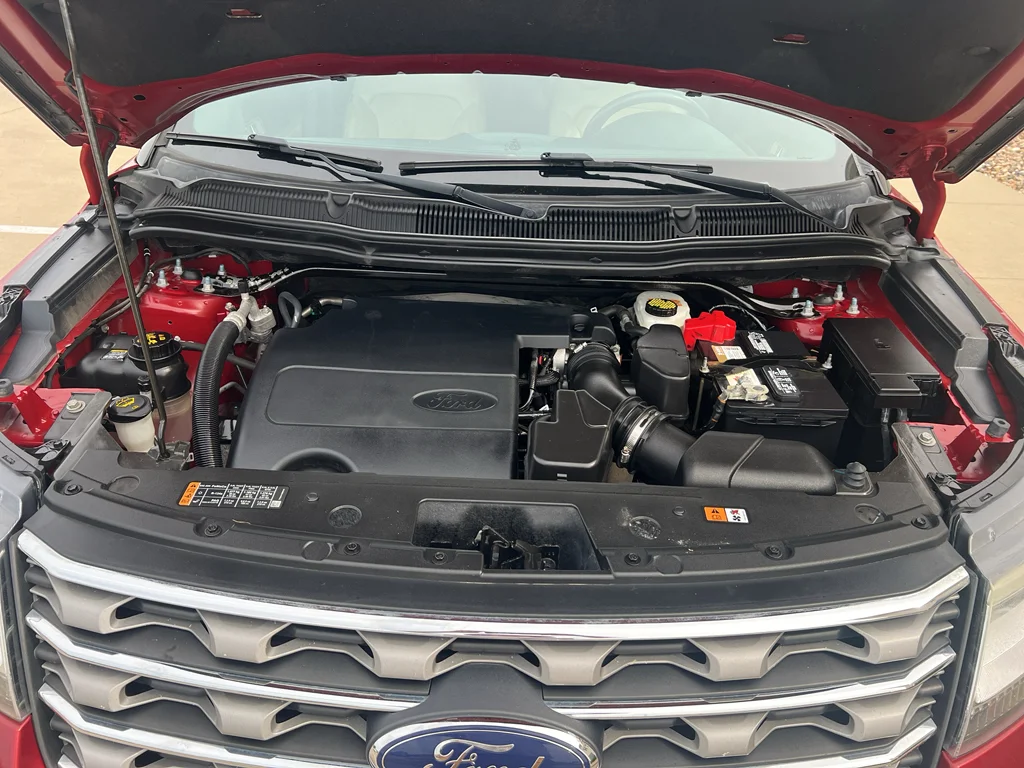 Used 2017 Ruby Red Metallic Tinted Clearcoat Ford XLT image 26