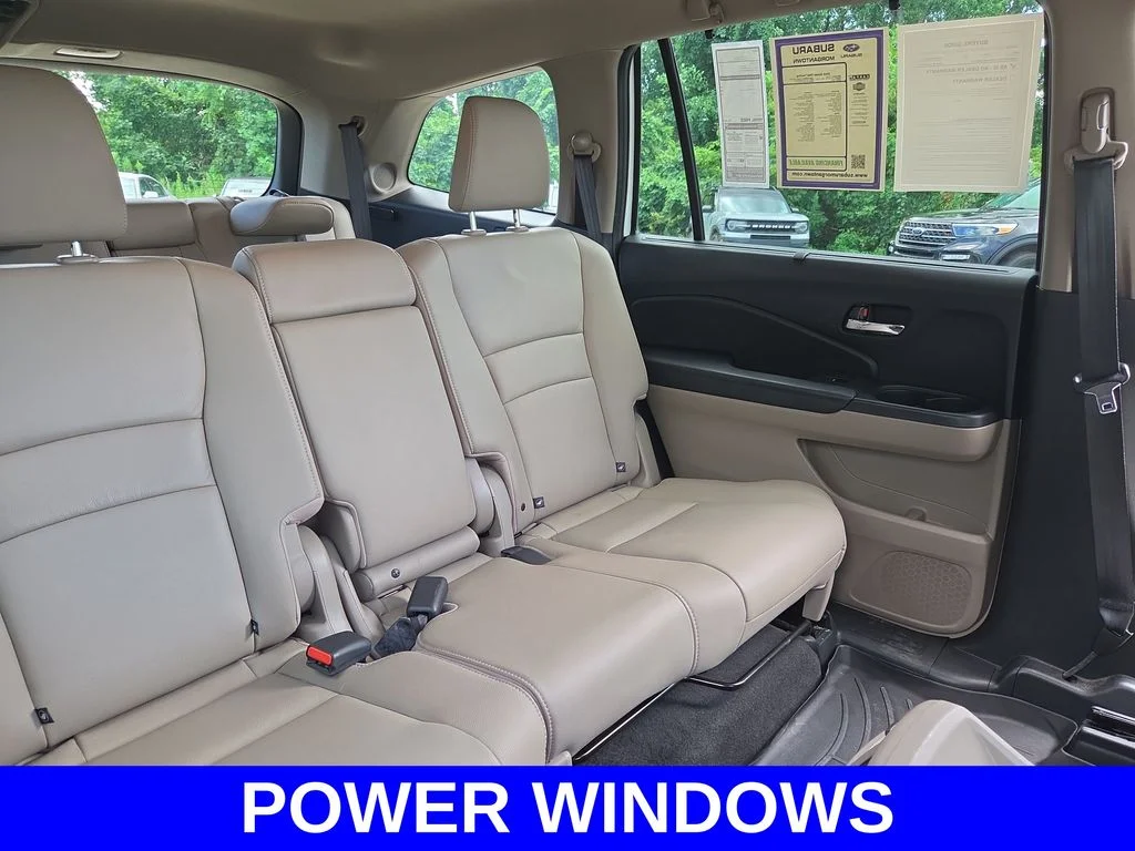 Used 2016 White Honda Touring image 15