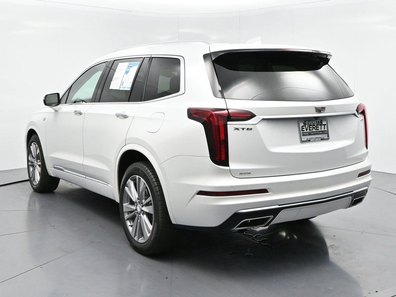 Used 2024 Crystal White Tricoat Cadillac Premium Luxury image 5