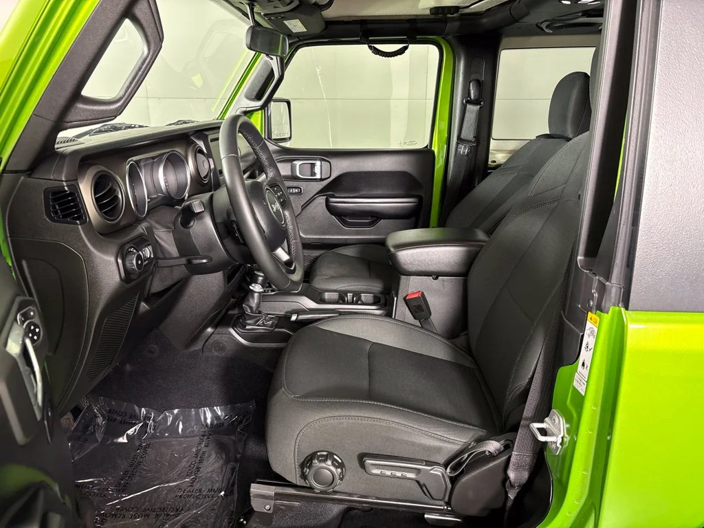 Used 2019 Green Jeep Sport S image 24