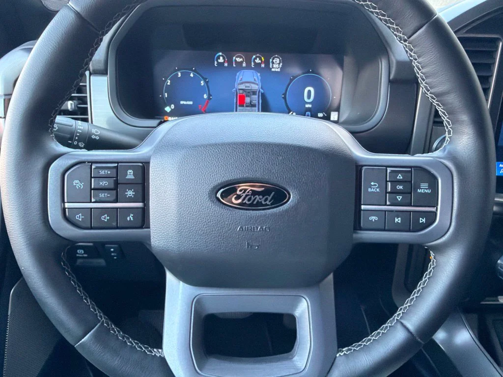 Used 2025 Space White Metallic Ford Lariat image 25