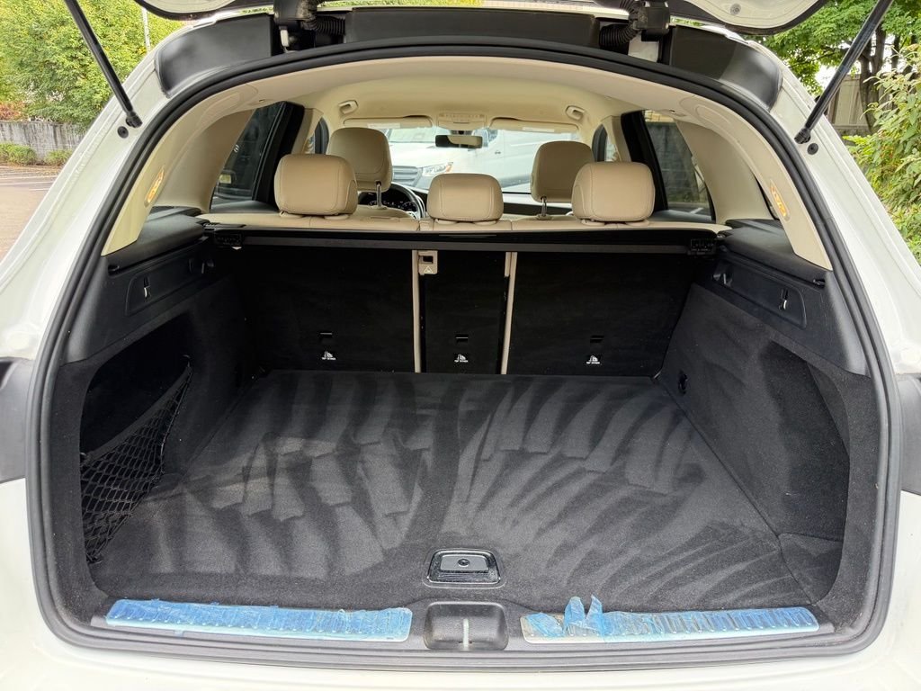 Certified Used 2021 White Mercedes-Benz GLC 300 image 9