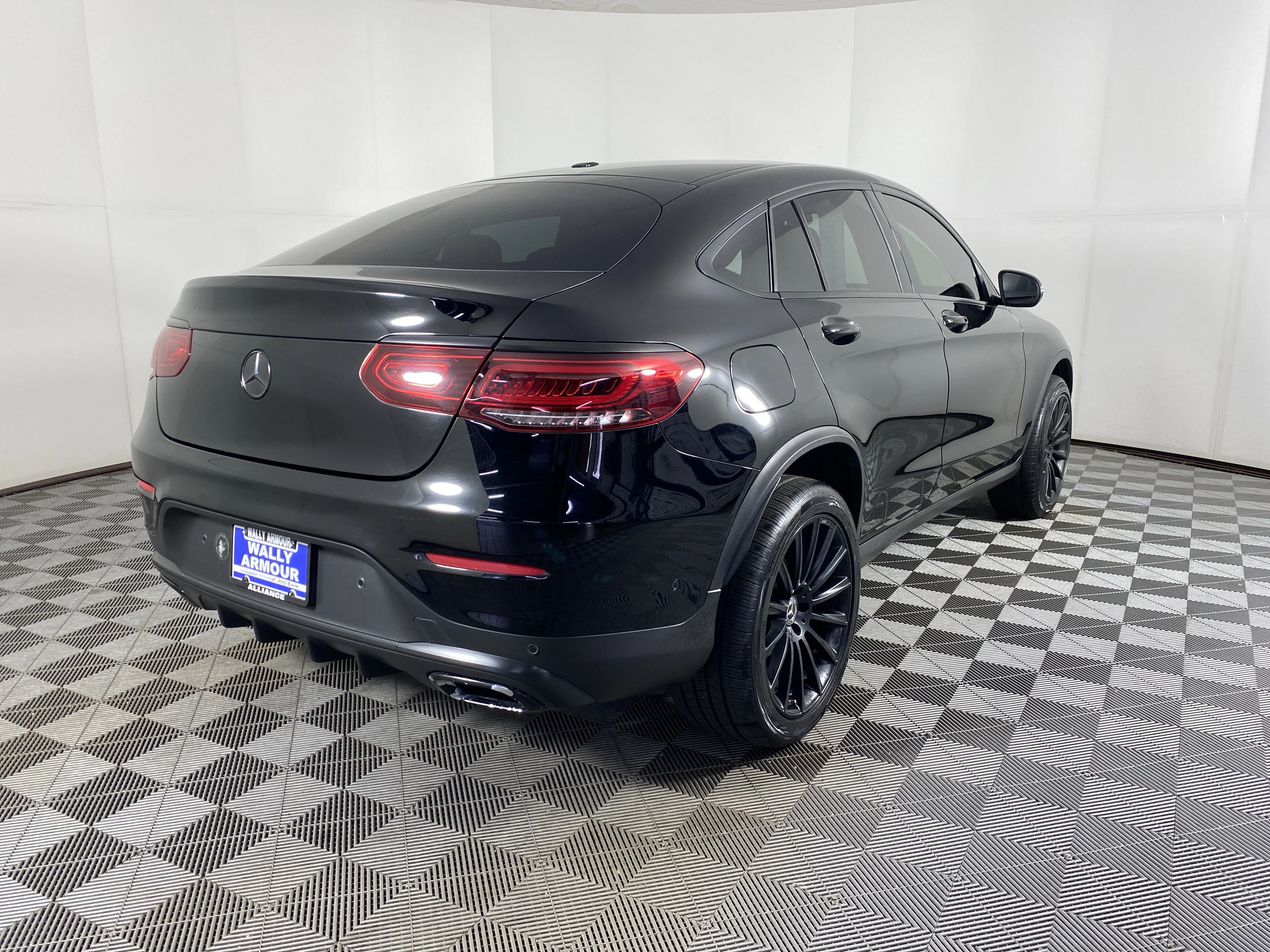 Used 2021 Obsidian Black Metallic Mercedes-Benz GLC 300 image 7