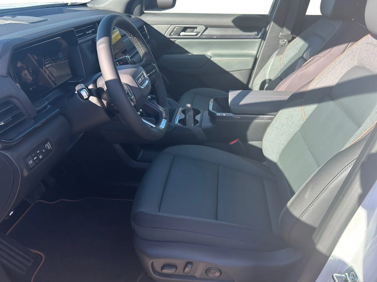 New 2027 Summit White GMC AWD AT4 image 14