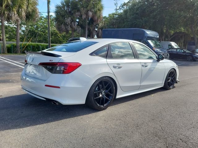 Used 2024  Honda Base image 6
