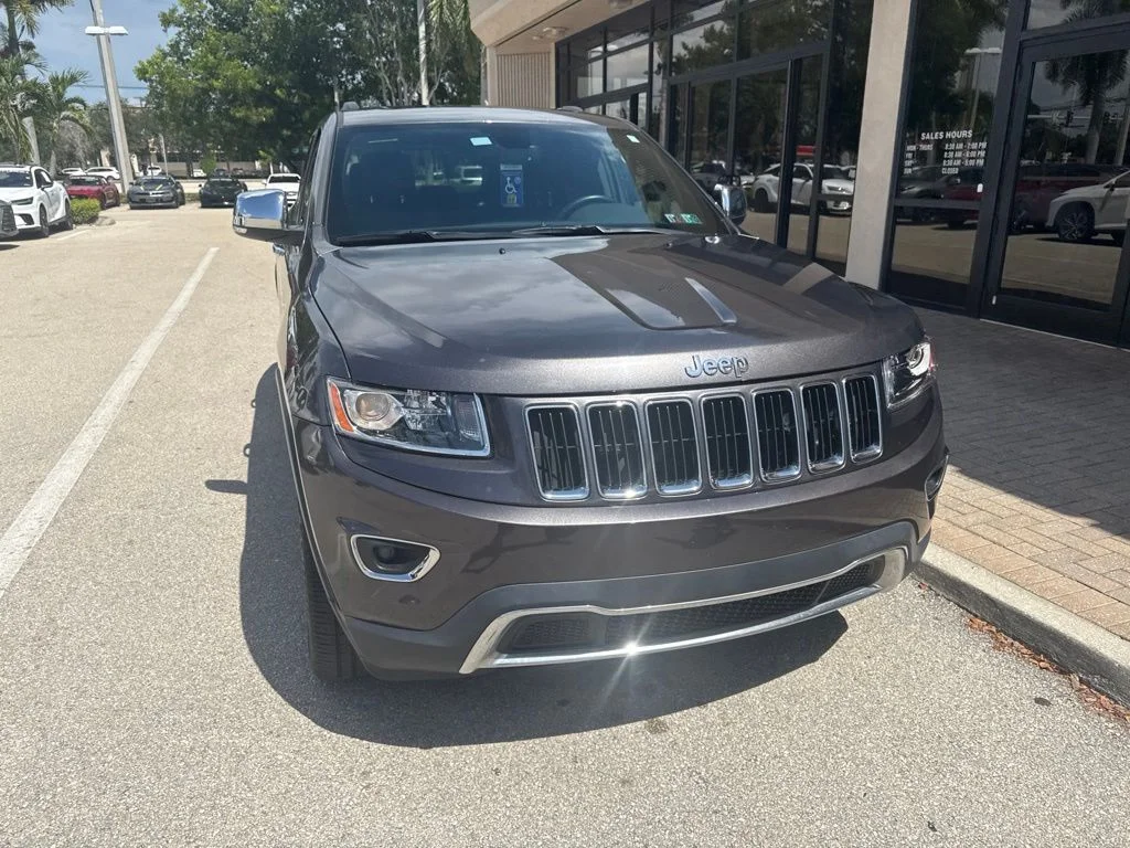 Used 2016 Gray Jeep Limited image 22