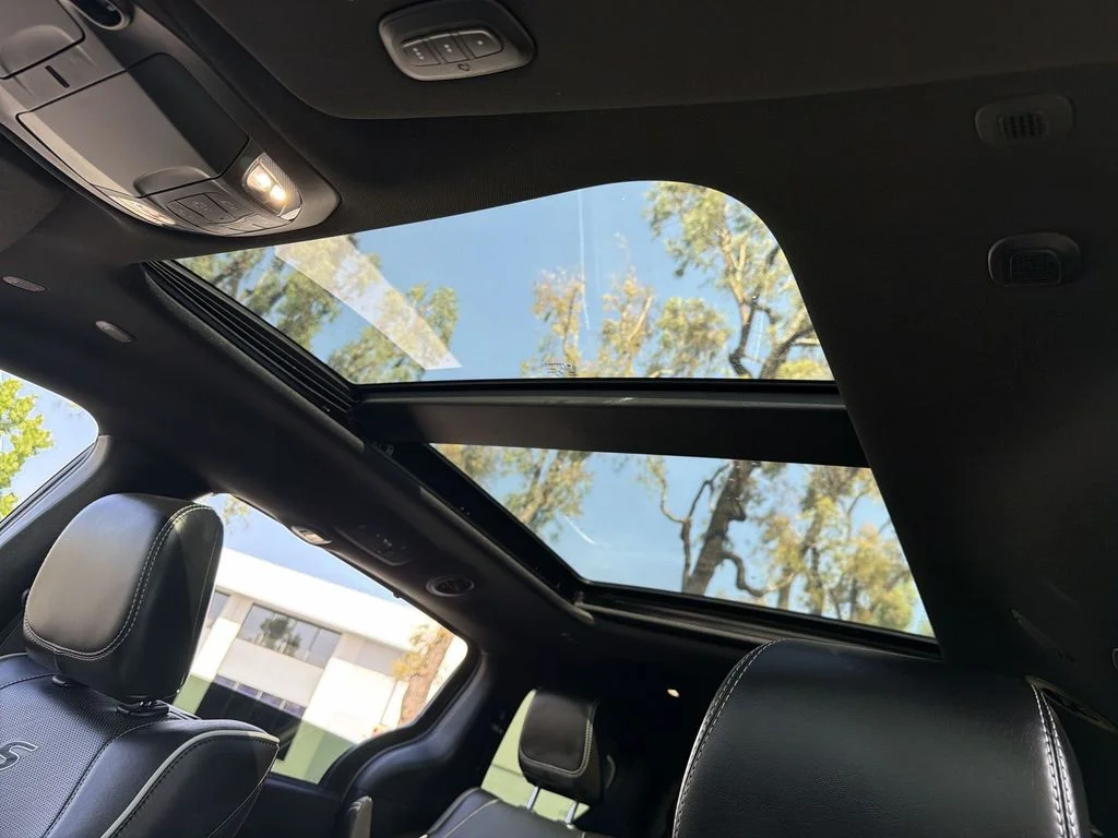 Used 2022 Black Chrysler Limited image 16