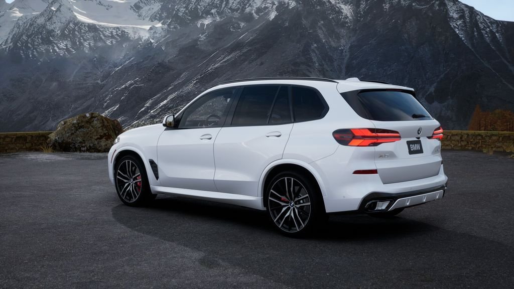 New 2026 Mineral White Metallic BMW sDrive40i image 28