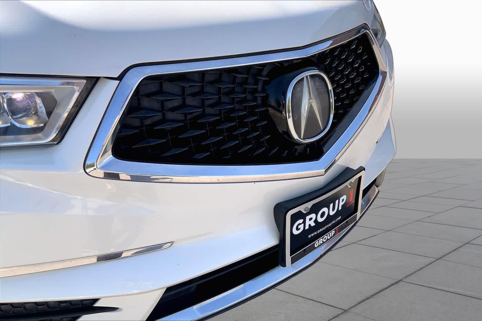 Used 2019 White Diamond Pearl Acura  image 29