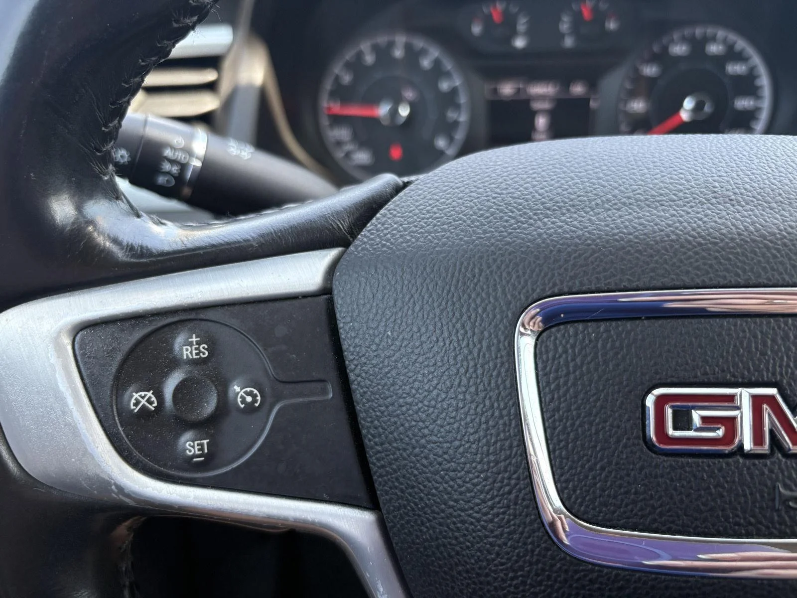 Used 2019 Pepperdust Metallic GMC SLE image 25