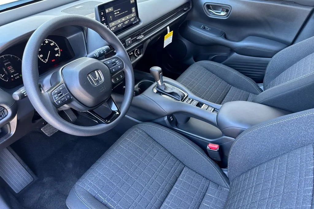 New 2026 Platinum White Pearl Honda LX image 10