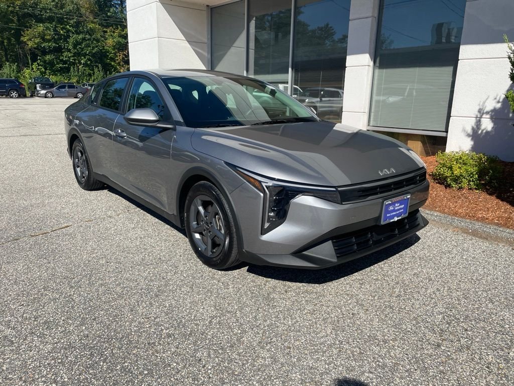 Used 2025 Gray Kia LXS image 2