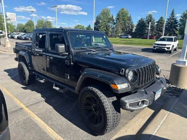 Used 2022 Black Jeep Sport image 1