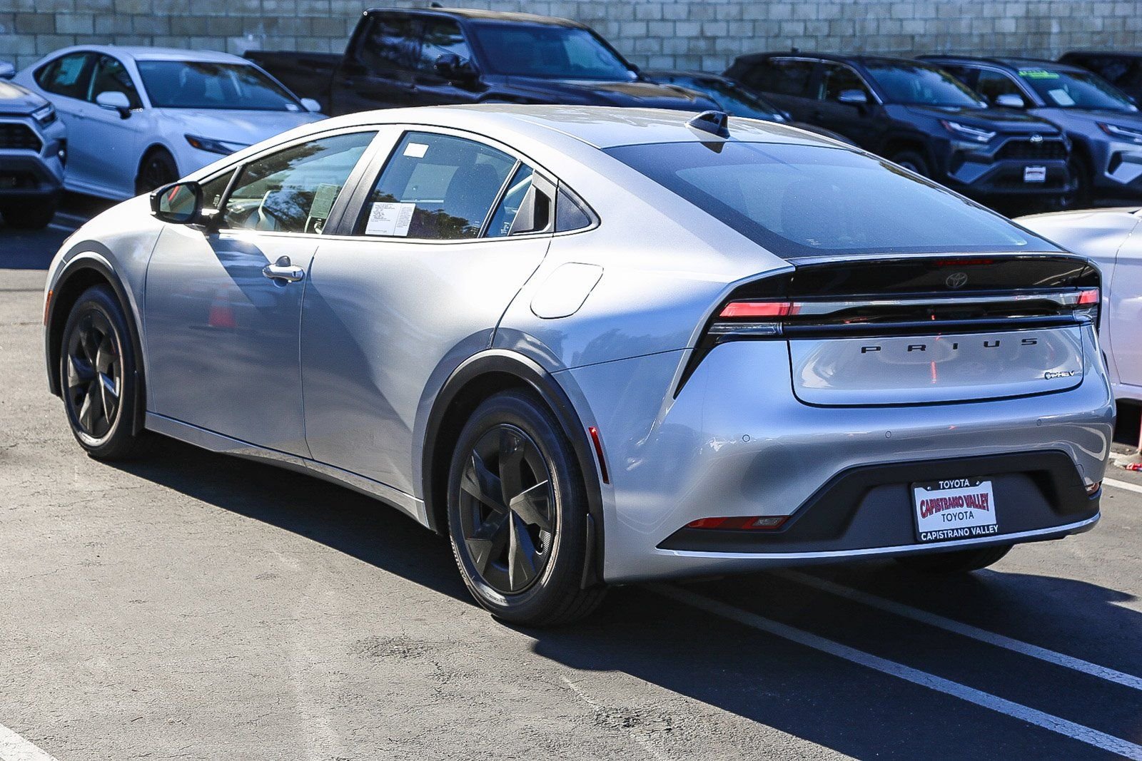 2026 Toyota Prius Plug-in Hybrid SE - Photo 8