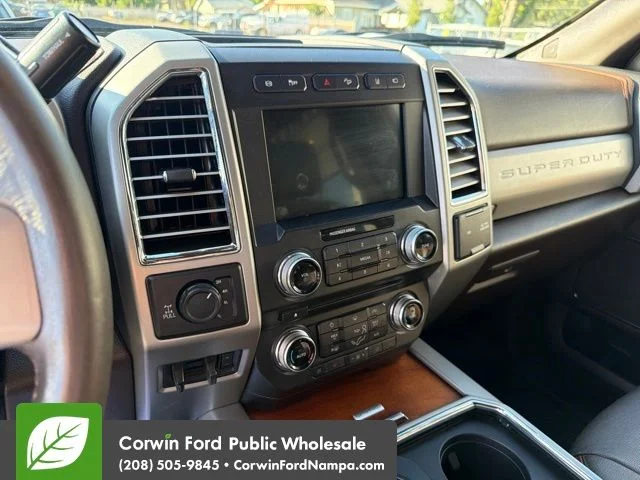 Used 2017 White Gold Metallic Ford  image 21