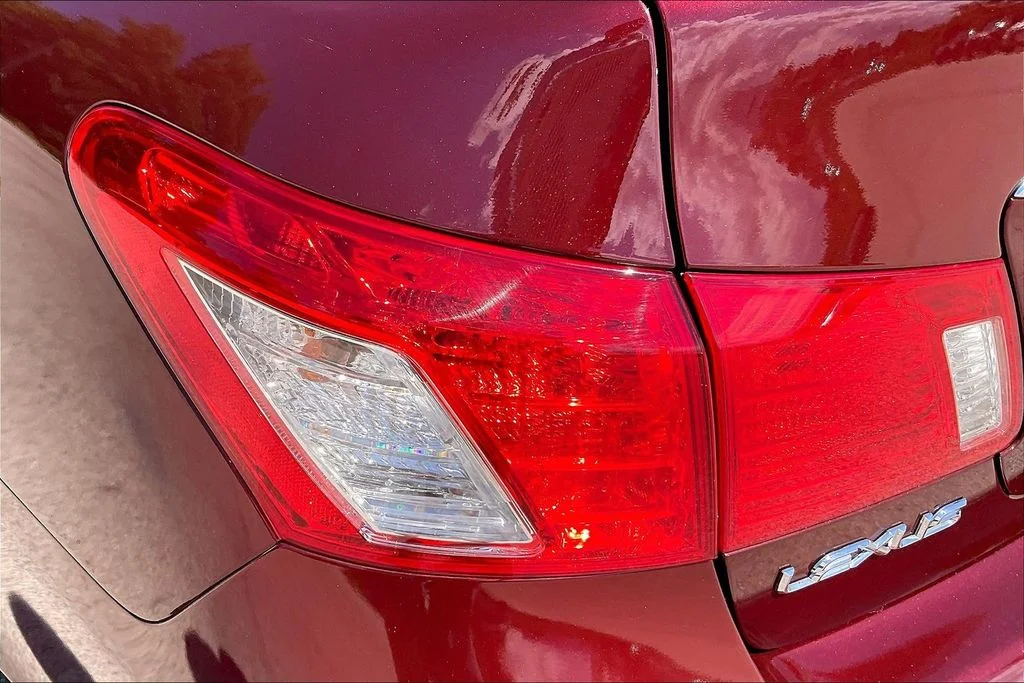 Used 2007 Red Lexus 350 image 29