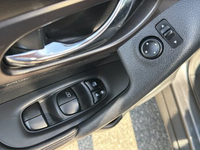 Used 2016 Gray Nissan SV image 31