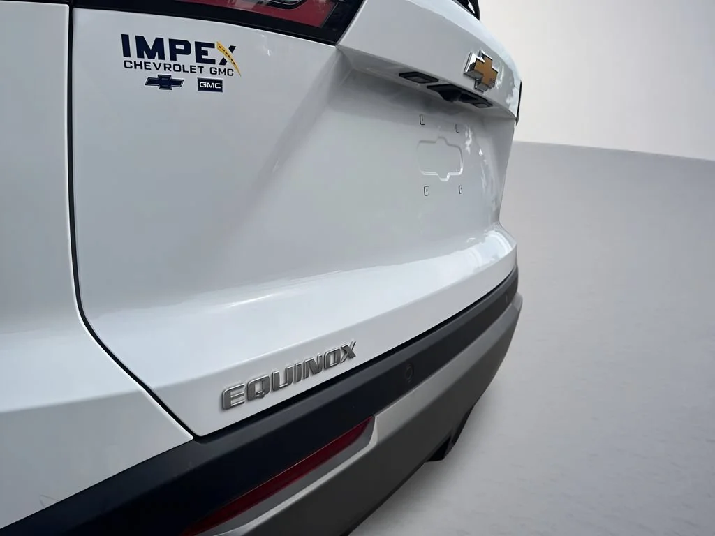 Used 2026 Summit White Chevrolet LT image 36