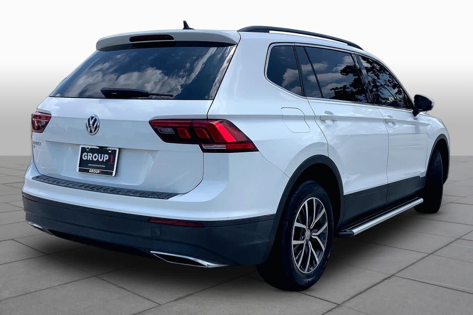 Used 2019 Pure White Volkswagen SE image 13