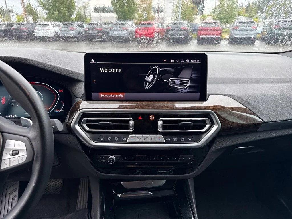 Used 2024 Black BMW xDrive30i image 21