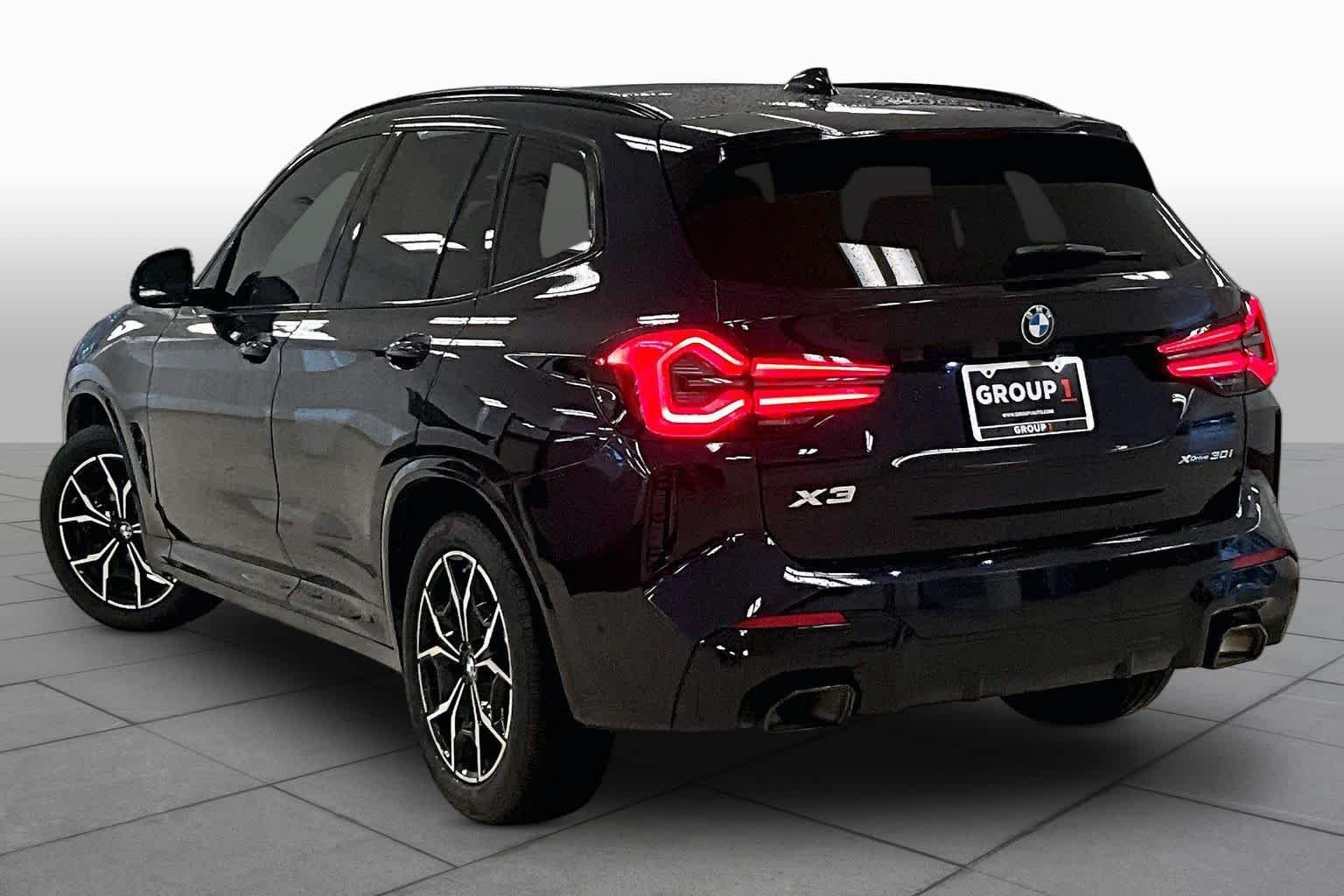 Used 2024 Carbon Black Metallic BMW xDrive30i image 10