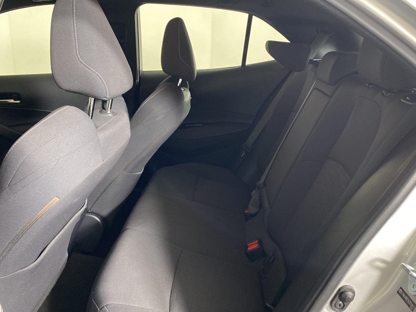 Used 2019 Classic Silver Metallic Toyota SE image 14