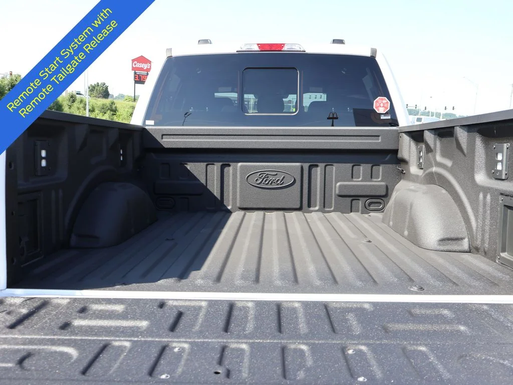 New 2026 Oxford White Ford XLT image 15