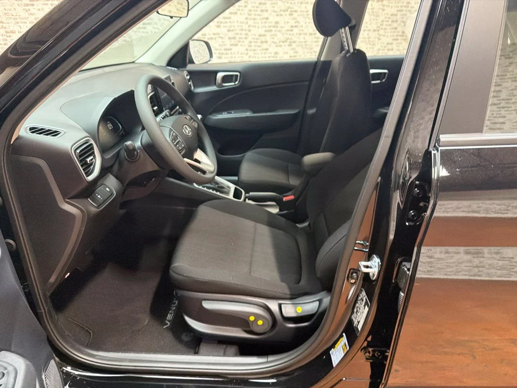New 2026 Onyx Black Hyundai SE image 26