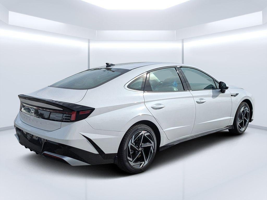 New 2026 White Hyundai SEL Sport image 3