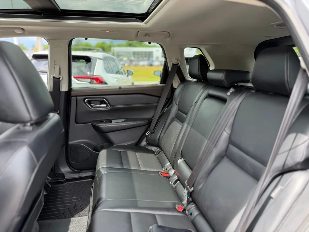 Used 2021 Gray Nissan SV image 6