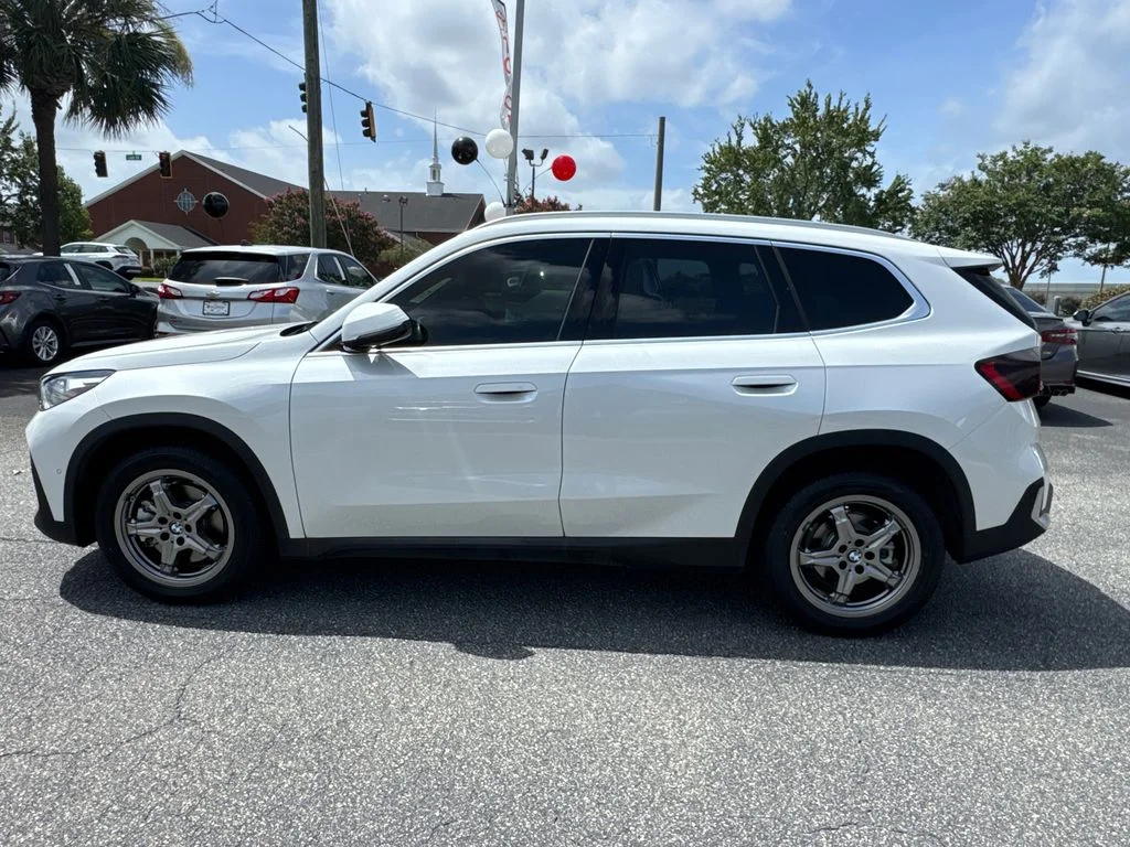 Used 2023 White BMW xDrive28i image 6