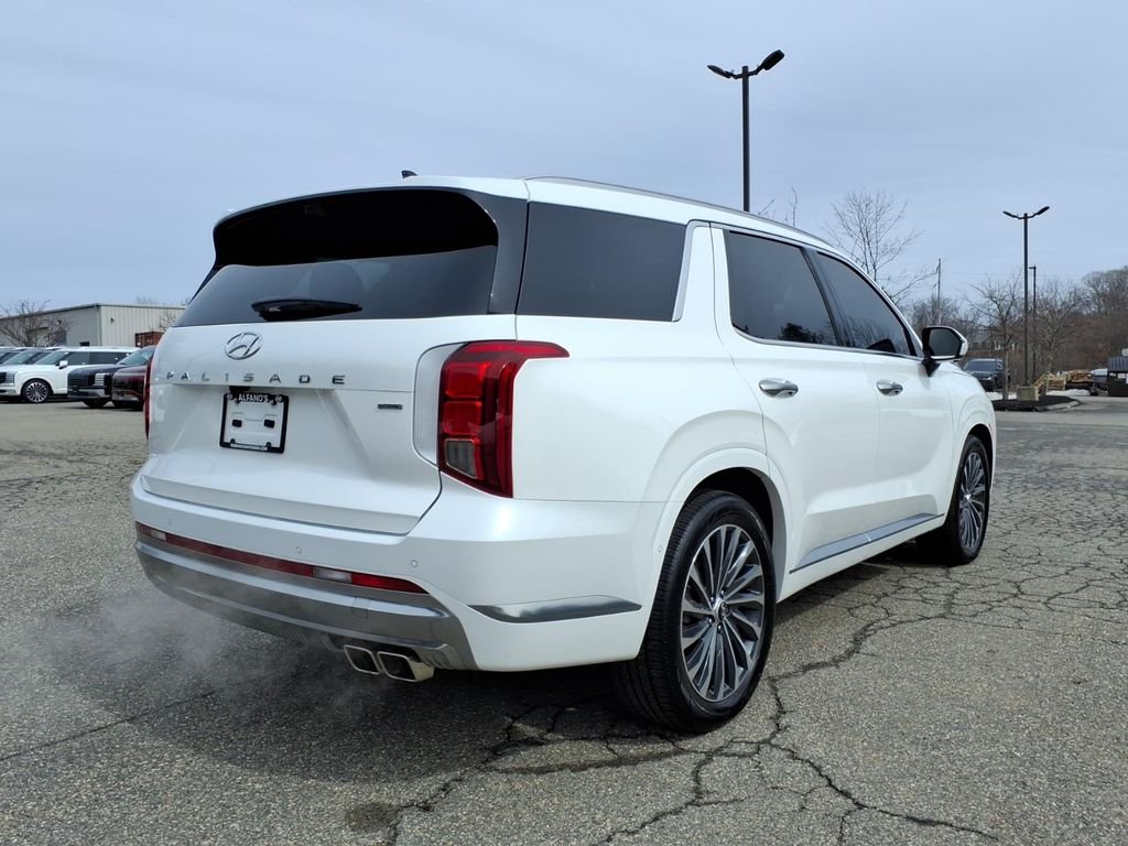 Used 2025 White Hyundai Calligraphy image 4
