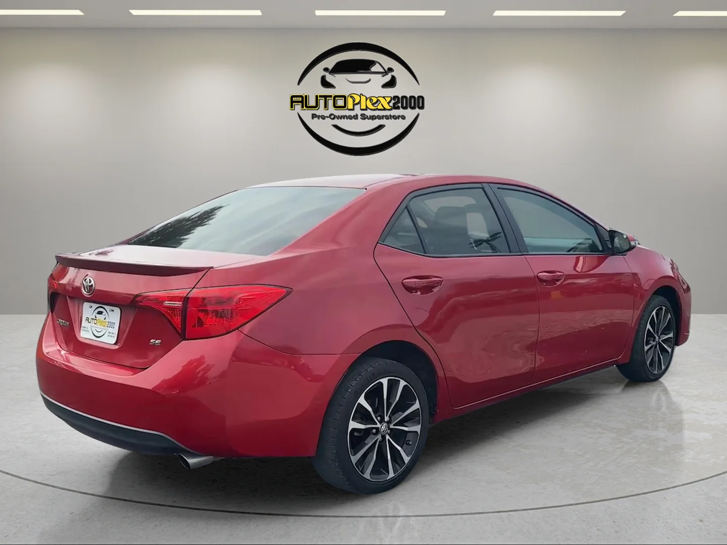 Used 2018 Red Toyota SE image 7