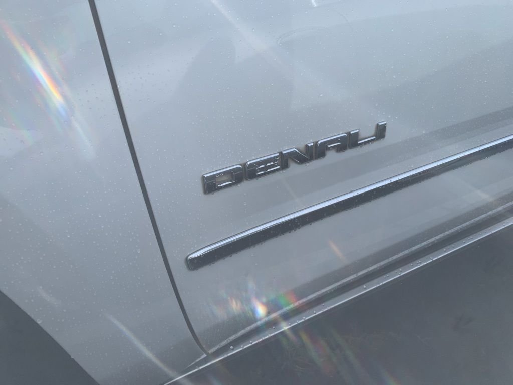 Used 2016 White GMC Denali image 6