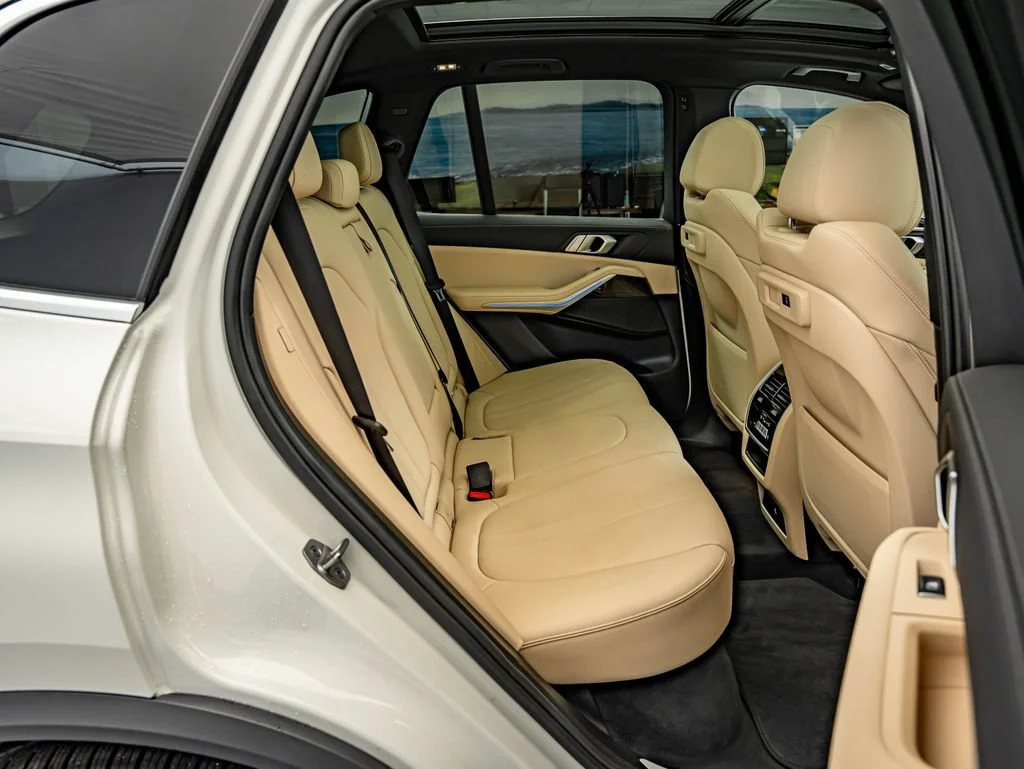 Used 2021 Alpine White BMW xDrive40i image 37