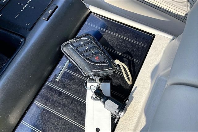 Used 2022 Black Lexus 460 image 11