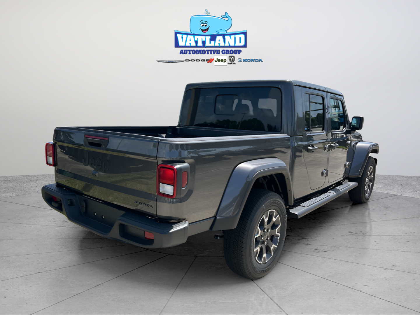 New 2026 Granite Crystal Metallic Clearcoat Jeep Sahara image 5