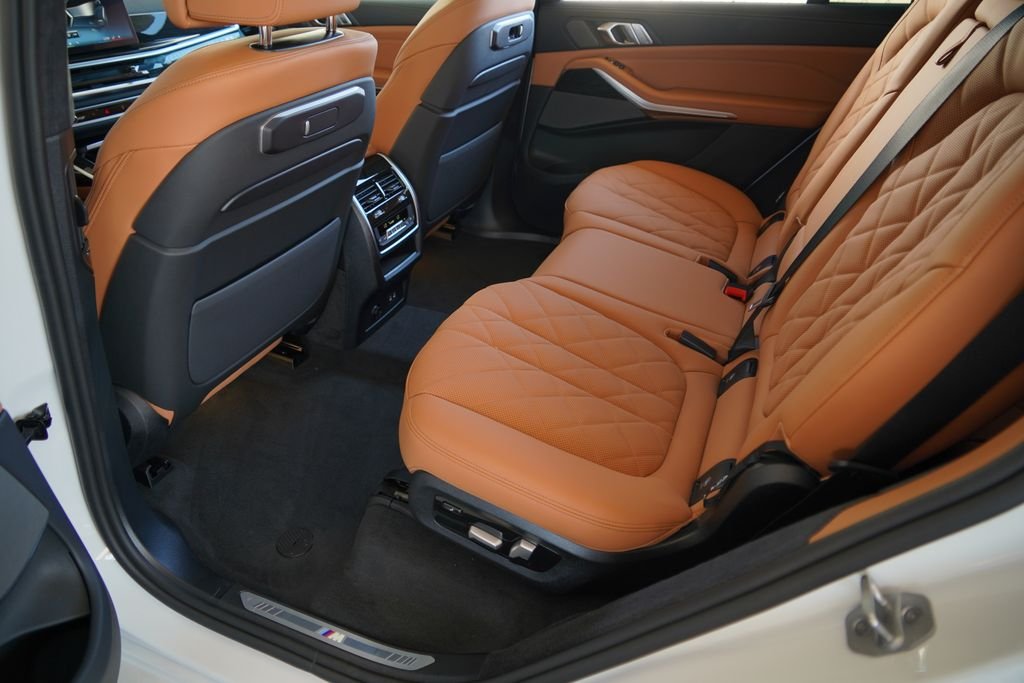 New 2027 Mineral White Metallic BMW xDrive40i image 33
