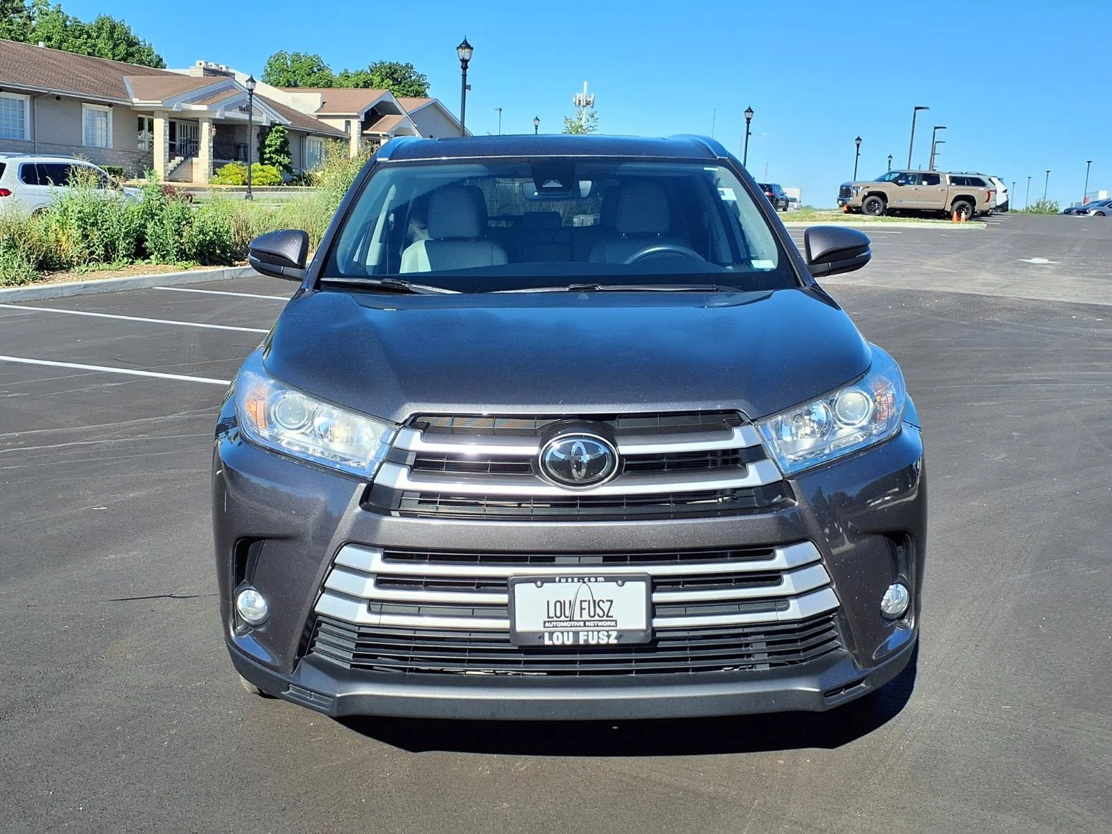 Certified Used 2018 Predawn Gray Mica Toyota XLE image 33